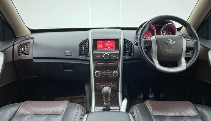 2015 Mahindra XUV500 W8 FWD, Diesel, Manual, 63,092 km, Dashboard