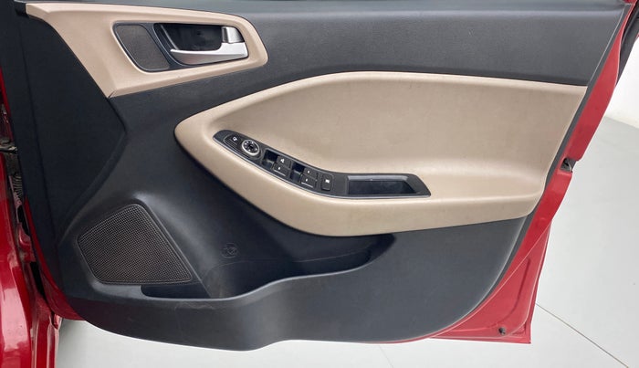 2016 Hyundai Elite i20 1.4 CRDI ASTA (O), Diesel, Manual, 1,05,707 km, Driver Side Door Panels Control