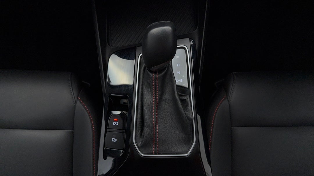 2023 MG Mg5 Vibe, Automatic, 13027 km, Gear Lever 