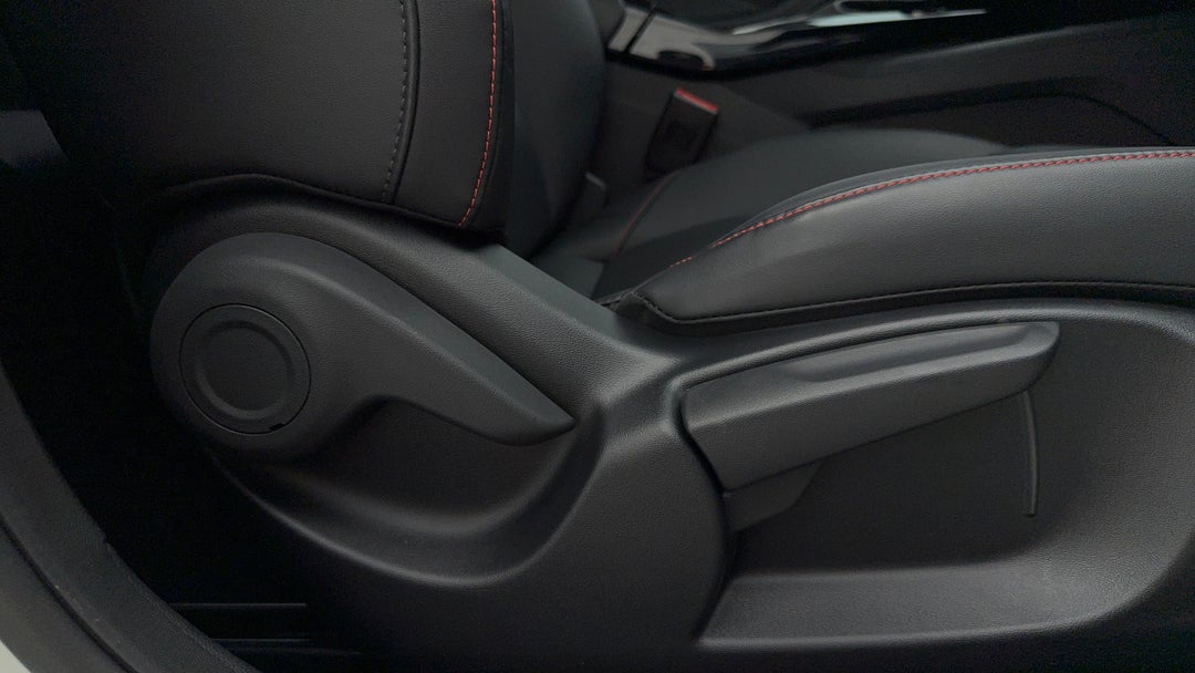 2023 MG Mg5 Vibe, Automatic, 13027 km, Drivers Side Adjustment Panel