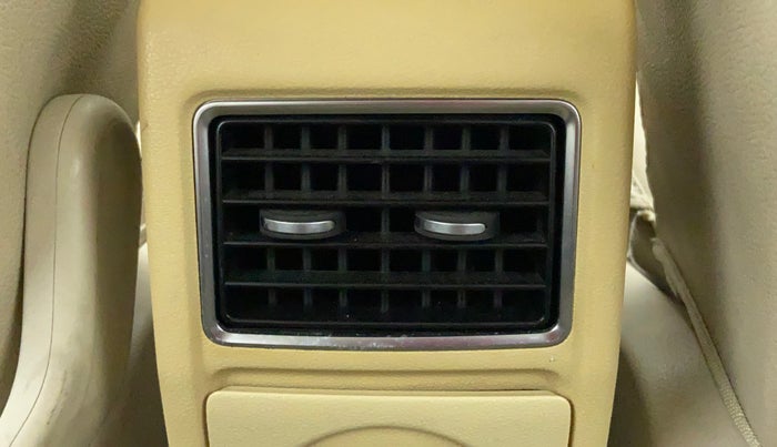 2011 Volkswagen Vento HIGHLINE 1.6 MPI, Petrol, Manual, 43,512 km, Rear AC Vents
