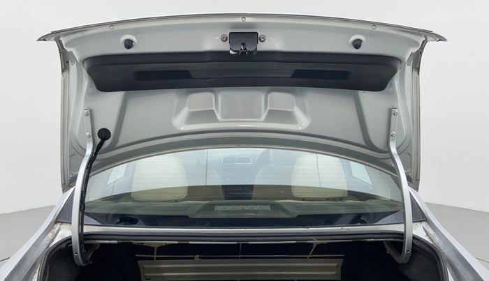 2011 Volkswagen Vento HIGHLINE 1.6 MPI, Petrol, Manual, 43,512 km, Boot Door Open