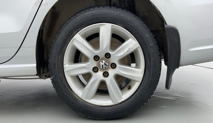 2011 Volkswagen Vento HIGHLINE 1.6 MPI, Petrol, Manual, 43,512 km, Left Rear Wheel