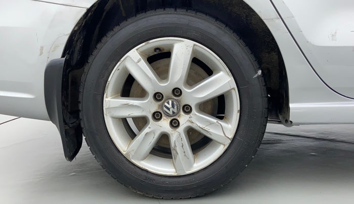 2011 Volkswagen Vento HIGHLINE 1.6 MPI, Petrol, Manual, 43,512 km, Right Rear Wheel