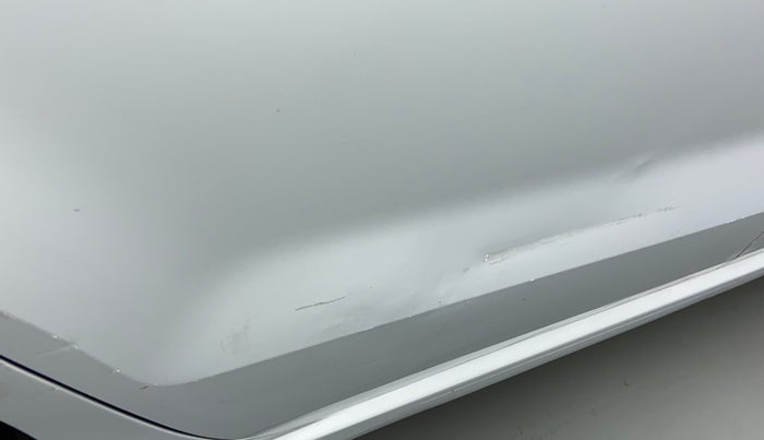 2011 Volkswagen Vento HIGHLINE 1.6 MPI, Petrol, Manual, 43,512 km, Right rear door - Slightly dented