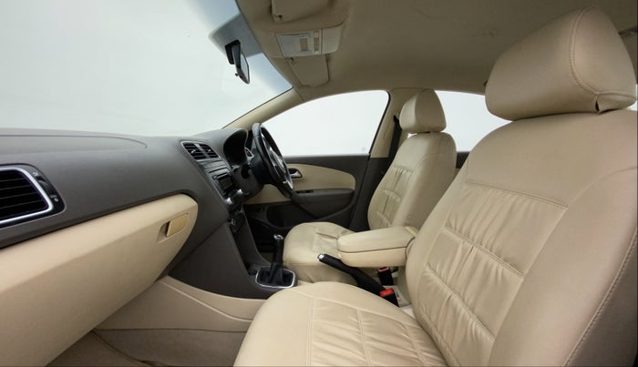 2011 Volkswagen Vento HIGHLINE 1.6 MPI, Petrol, Manual, 43,512 km, Right Side Front Door Cabin