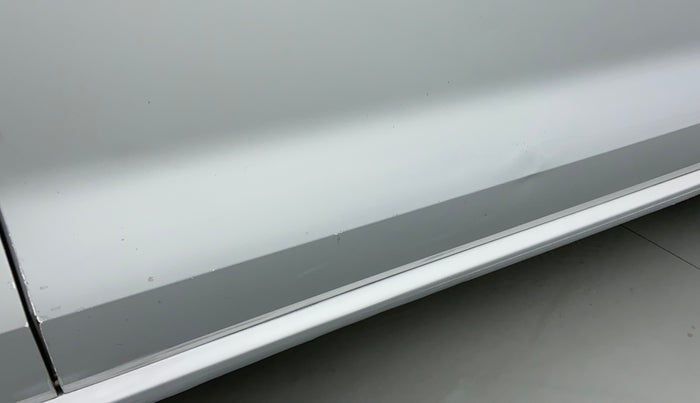 2011 Volkswagen Vento HIGHLINE 1.6 MPI, Petrol, Manual, 43,512 km, Driver-side door - Minor scratches