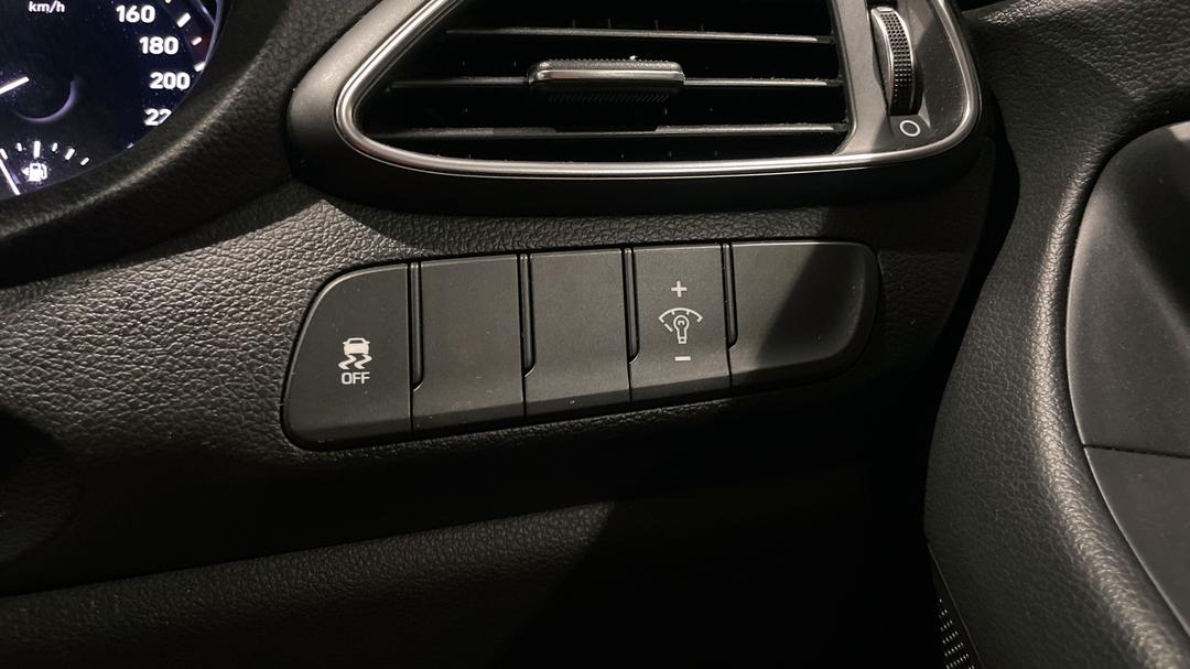 2017 Hyundai i30 Active, Automatic, 112093 km, Utility Switches/Buttons