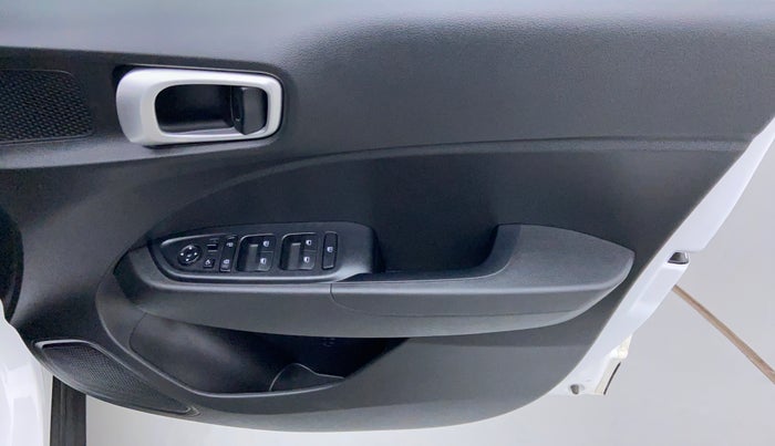2019 Hyundai VENUE 1.0L Turbo GDI SX MT, Petrol, Manual, 5,789 km, Driver Side Door Panels Control
