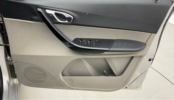 2017 Tata Tiago XZA PETROL, Petrol, Automatic, 82,422 km, Driver Side Door Panels Control