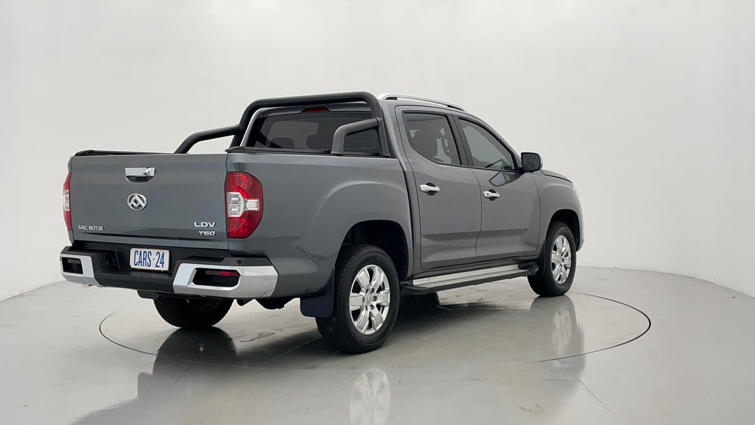 Right Back Diagonal (45- Degree) View