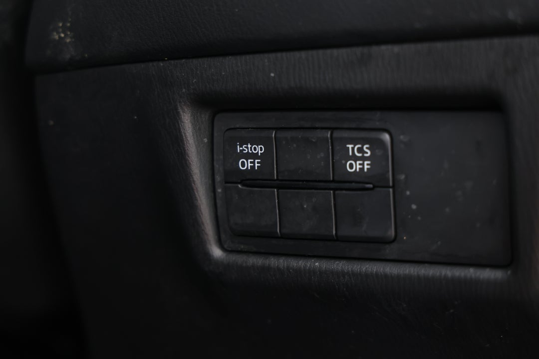 2017 Mazda CX-5 Maxx Sport (4x2), Automatic, 82499 km, Utility Switches/Buttons