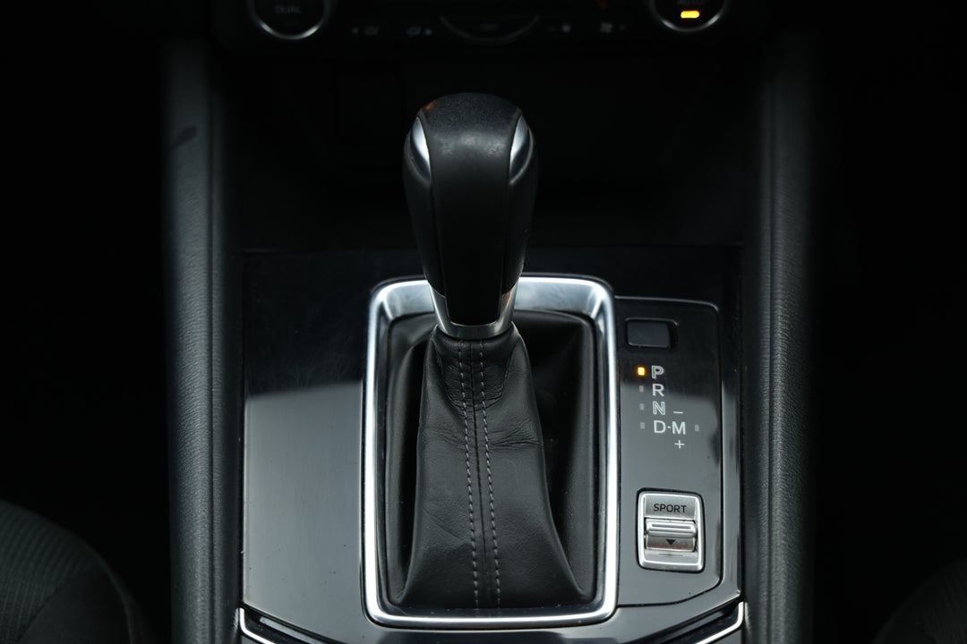 2017 Mazda CX-5 Maxx Sport (4x2), Automatic, 82499 km, Gear Lever 