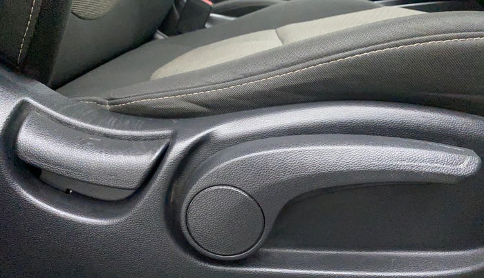 2017 Hyundai Creta 1.6 SX PLUS AUTO PETROL, Petrol, Automatic, 27,291 km, Driver Side Adjustment Panel