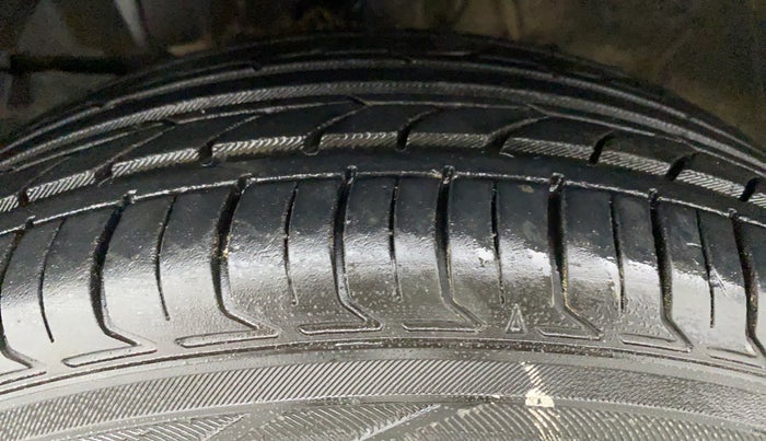 2017 Honda Jazz 1.2 SV MT, Petrol, Manual, 53,342 km, Left Front Tyre Tread