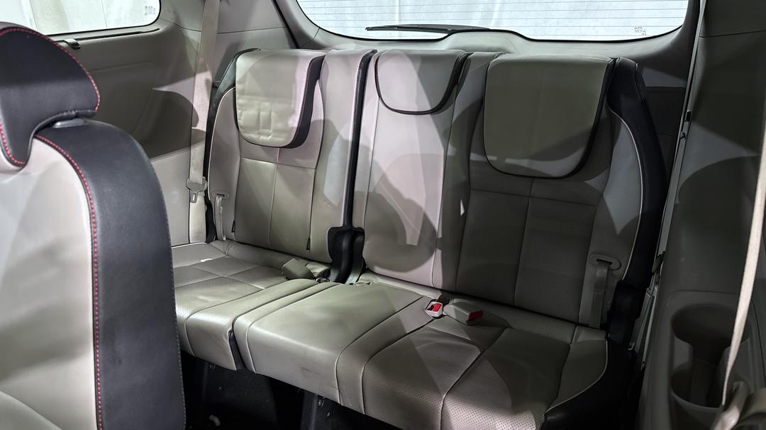 2020 Kia Carnival Platinum, Automatic, 121991 km, Third Row Seats