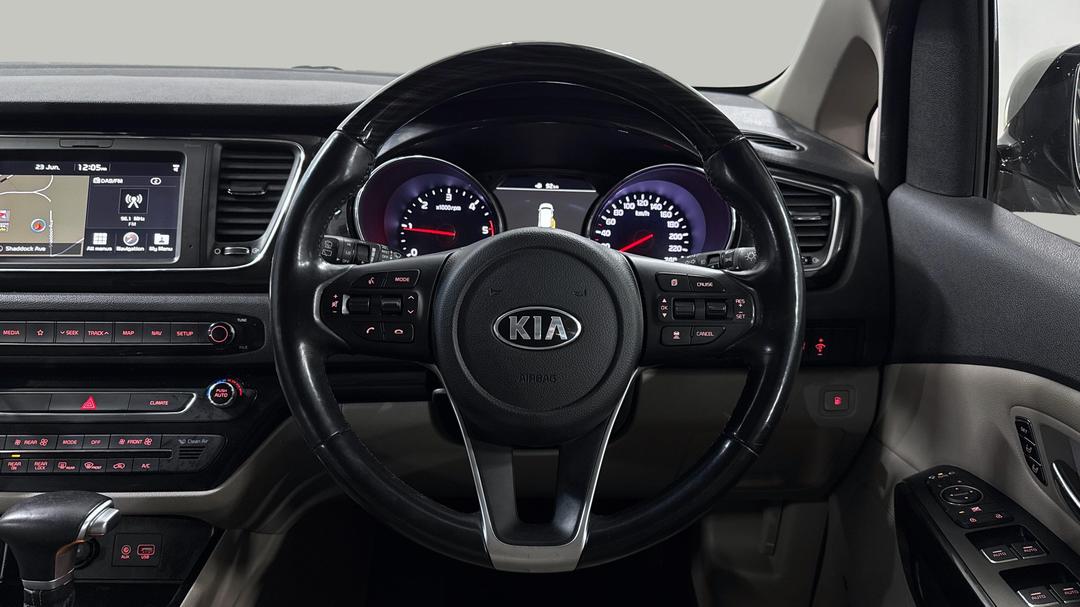 2020 Kia Carnival Platinum, Automatic, 121991 km, Steering Wheel Close-up