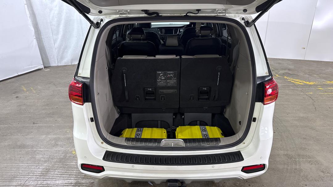 2020 Kia Carnival Platinum, Automatic, 121991 km, Boot Inside View with Luggage