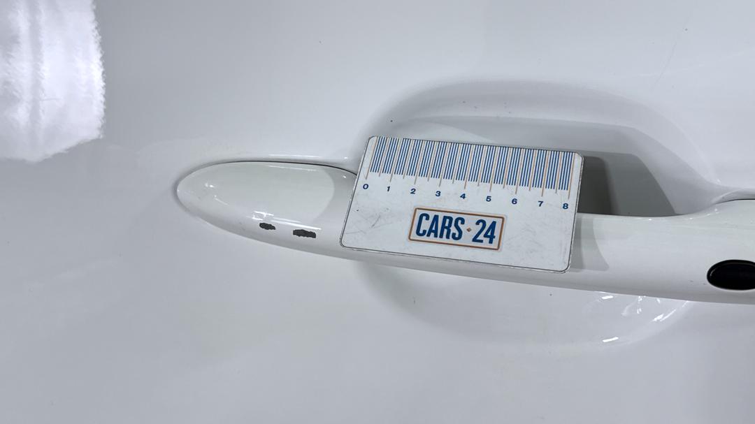 2020 Kia Carnival Platinum, Automatic, 121991 km, Door Handles Front LHS Scratch