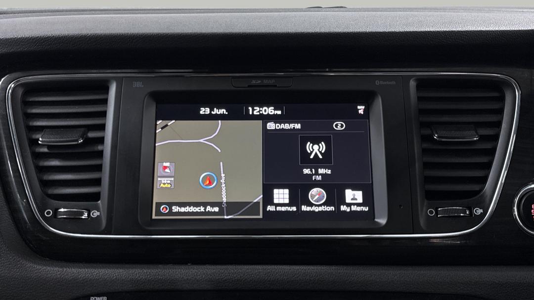 2020 Kia Carnival Platinum, Automatic, 121991 km, Infotainment System