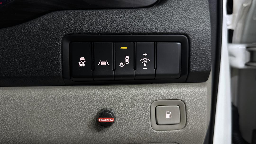 2020 Kia Carnival Platinum, Automatic, 121991 km, Utility Switches/Buttons