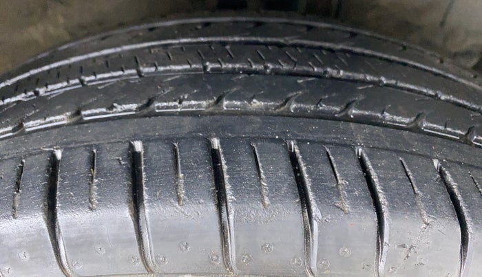 2015 Hyundai Creta 1.6 S, Petrol, Manual, 28,502 km, Right Front Tyre Tread