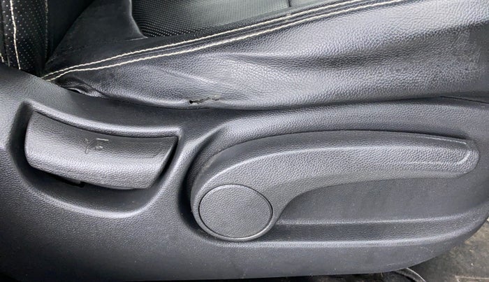 2015 Hyundai Creta 1.6 S, Petrol, Manual, 28,502 km, Driver Side Adjustment Panel