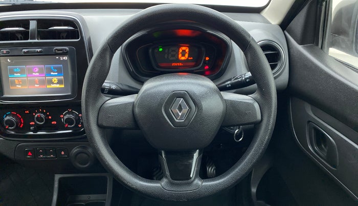 2017 Renault Kwid 1.0 RXT, Petrol, Manual, 29,355 km, Steering Wheel Close Up