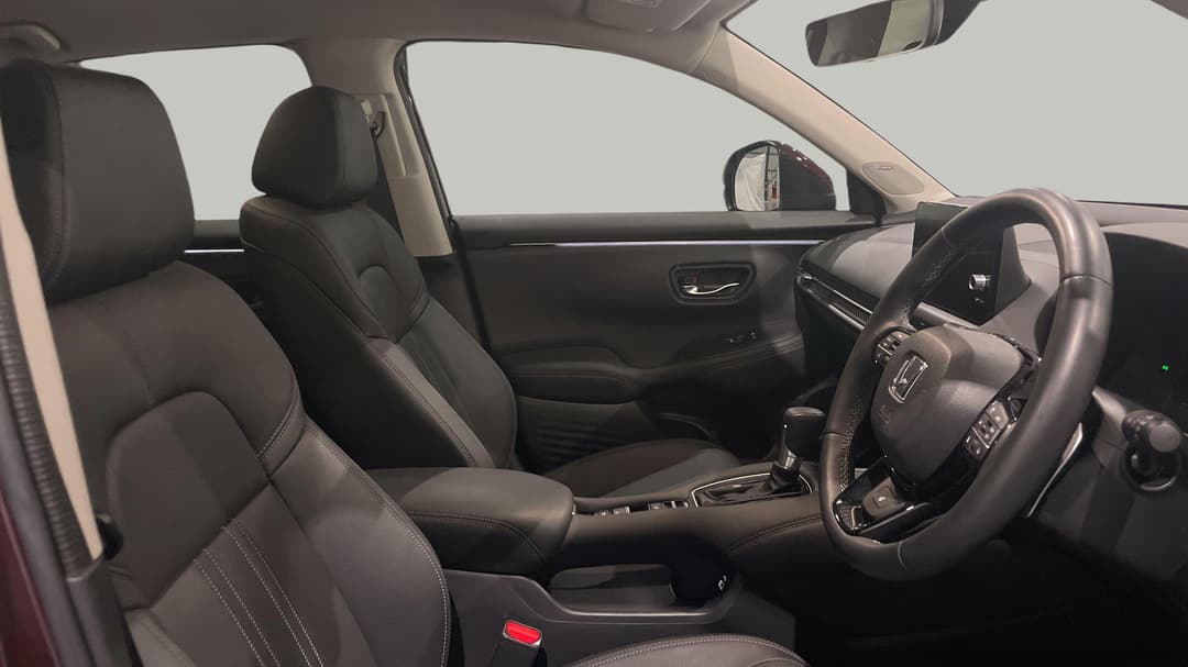 2025 Honda Zr-v Vti Lx, Automatic, 21339 km, Right Side Front Door Cabin View