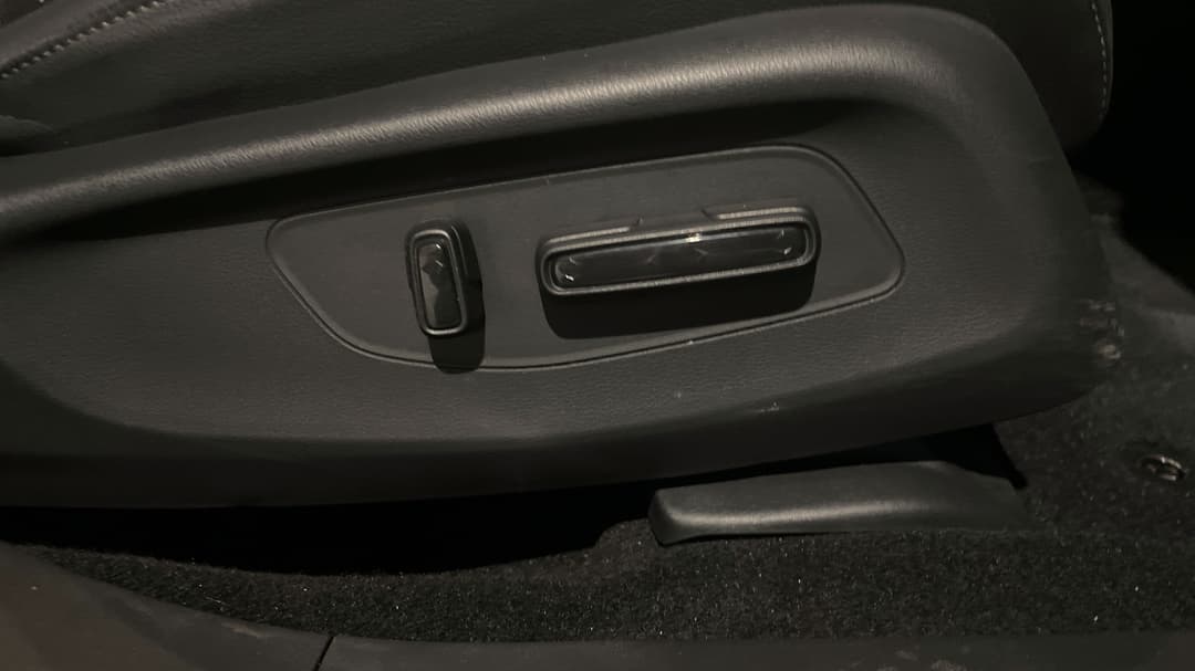 2025 Honda Zr-v Vti Lx, Automatic, 21339 km, Drivers Side Adjustment Panel
