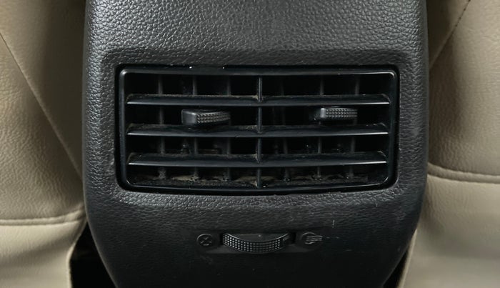 2015 Hyundai Elite i20 ASTA 1.2, Petrol, Manual, 1,15,375 km, Rear AC Vents