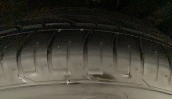2018 Hyundai Creta SX (O) 1.6 PETROL, Petrol, Manual, 27,420 km, Right Rear Tyre Tread