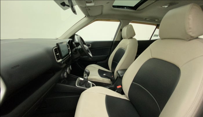 2022 Hyundai VENUE SX 1.5 CRDI, Diesel, Manual, 34,255 km, Right Side Front Door Cabin