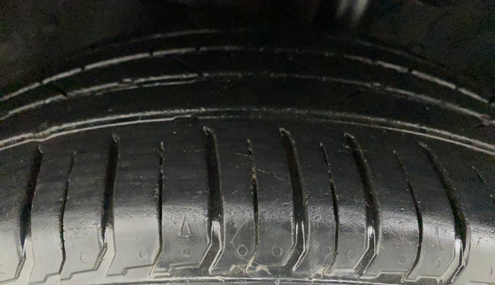 2022 Hyundai VENUE SX 1.5 CRDI, Diesel, Manual, 34,255 km, Left Front Tyre Tread