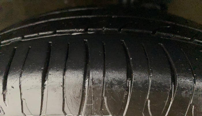 2018 Maruti Celerio VXI CNG, CNG, Manual, 67,010 km, Left Front Tyre Tread