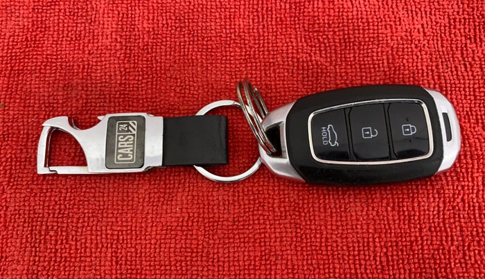2017 Hyundai Verna 1.6 SX (O) CRDI MT, Diesel, Manual, 54,327 km, Key Close Up