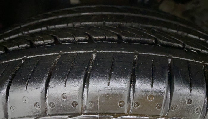 2017 Hyundai Verna 1.6 SX (O) CRDI MT, Diesel, Manual, 54,327 km, Left Front Tyre Tread