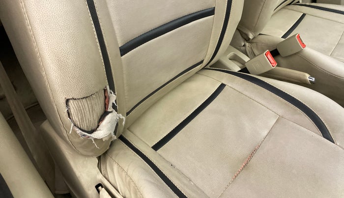 2015 Maruti Ertiga VXI ABS, Petrol, Manual, 82,509 km, Driver seat - Cover slightly torn