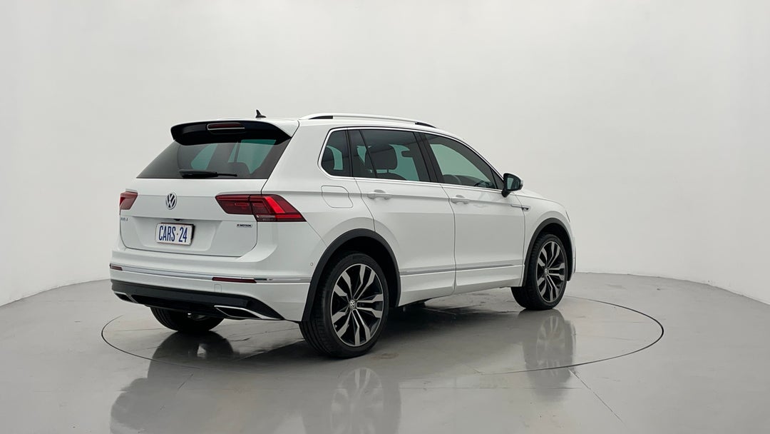 Right Back Diagonal (45- Degree) View