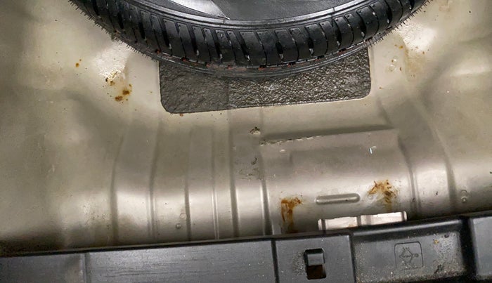 2012 Honda City V AT, Petrol, Automatic, 48,475 km, Boot floor - Slight discoloration