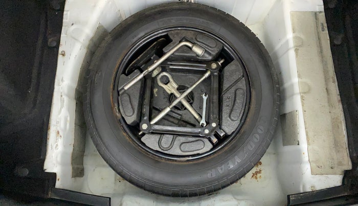 2018 Tata NEXON XM PETROL, Petrol, Manual, 60,729 km, Spare Tyre