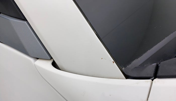 2018 Tata NEXON XM PETROL, Petrol, Manual, 60,729 km, Right A pillar - Slightly rusted