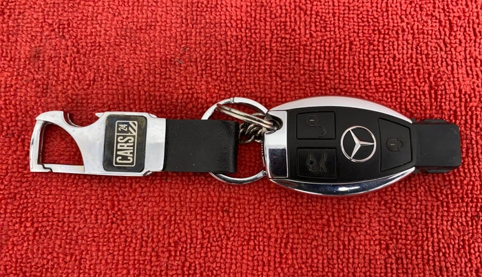 2014 Mercedes Benz C Class EDITION C, Diesel, Automatic, 61,657 km, Key Close Up