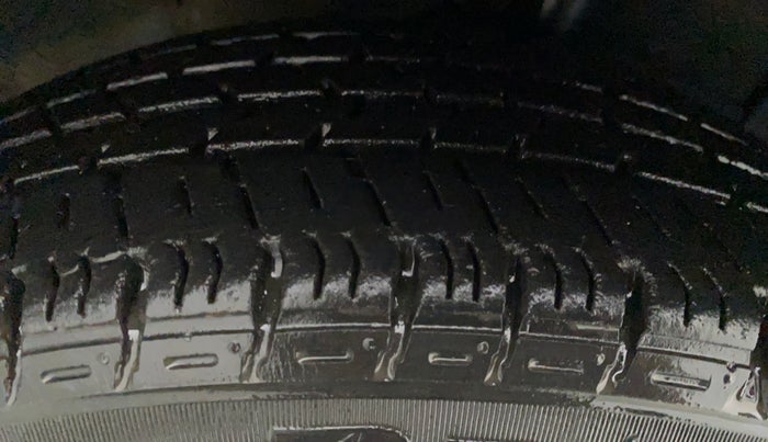 2015 Hyundai Xcent S 1.2, Petrol, Manual, 82,009 km, Right Rear Tyre Tread