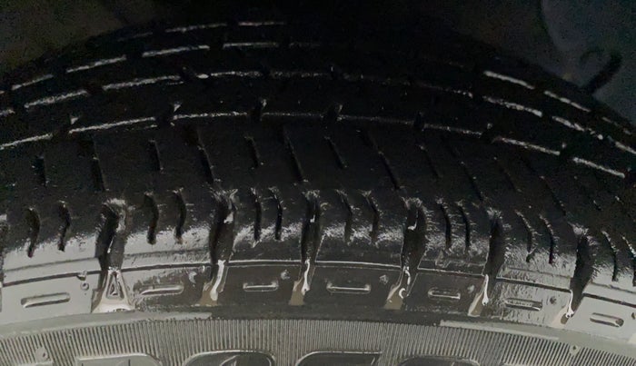 2015 Hyundai Xcent S 1.2, Petrol, Manual, 82,009 km, Right Front Tyre Tread