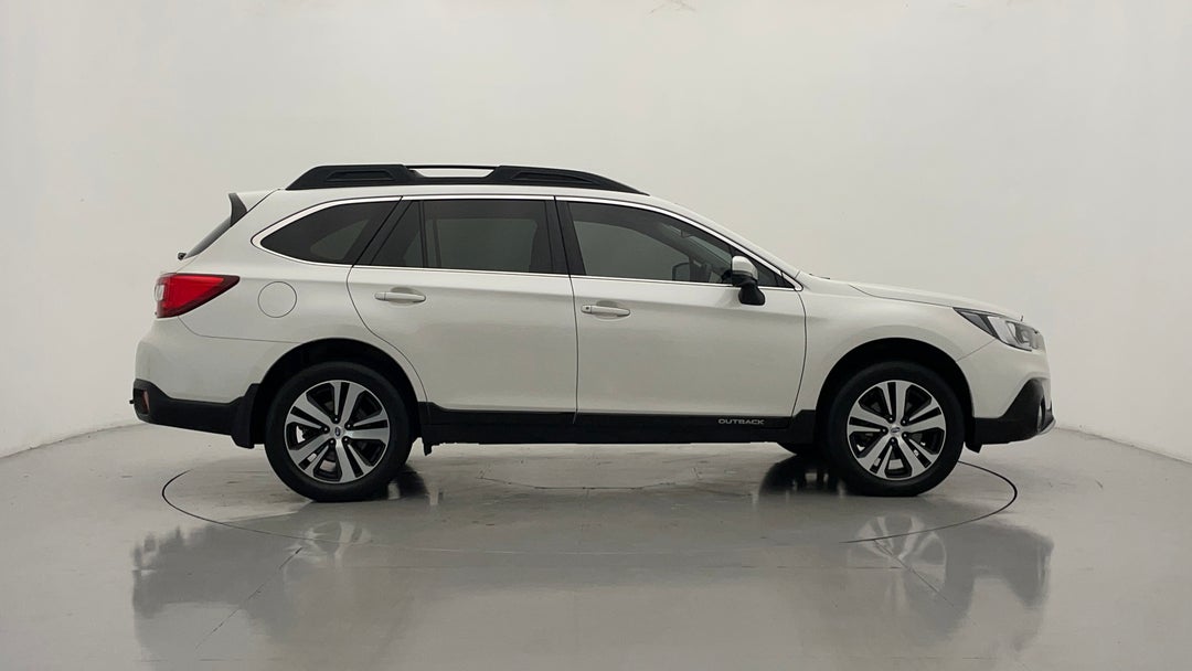 2018 Subaru Outback 2.5i  AWD, Automatic, 159428 km, Right Side View