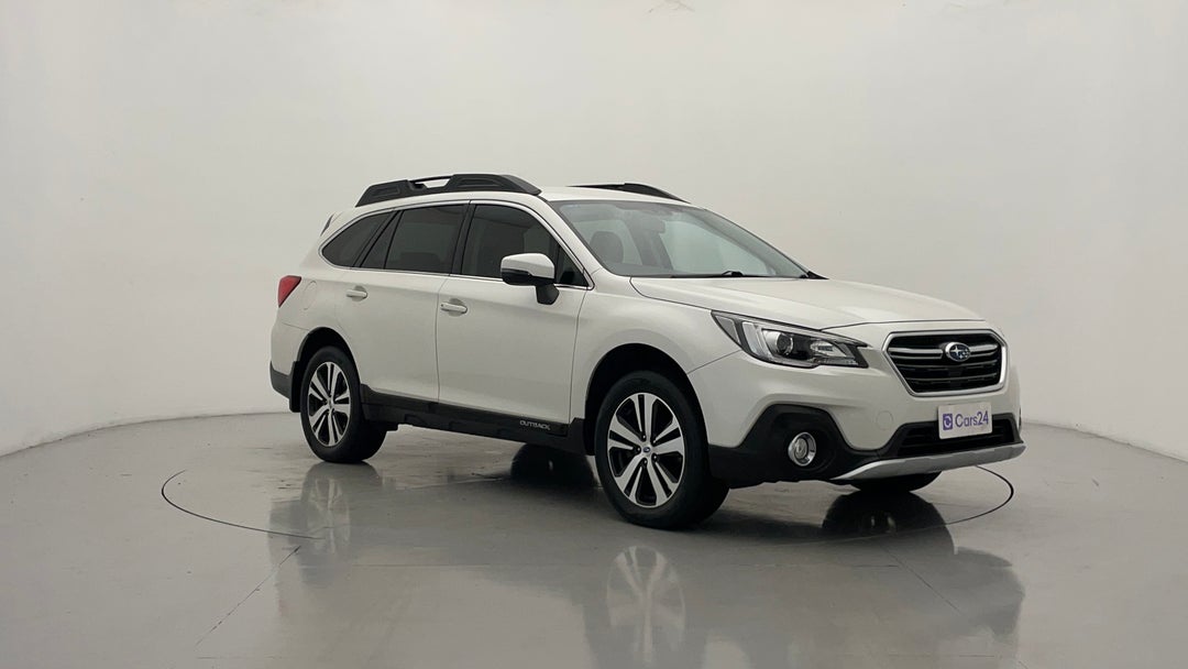 2018 Subaru Outback 2.5i  AWD, Automatic, 159428 km, Right Front Diagonal (45- Degree) View