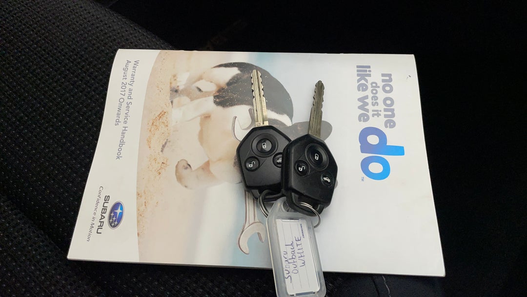 2018 Subaru Outback 2.5i  AWD, Automatic, 159428 km, Key Close-up