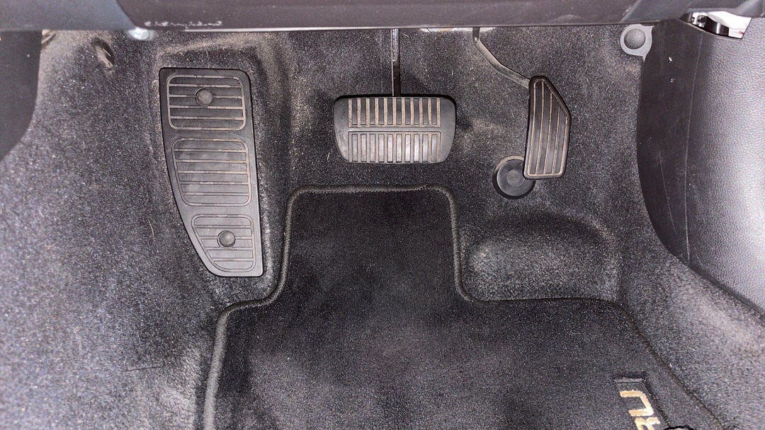 2018 Subaru Outback 2.5i  AWD, Automatic, 159428 km, Pedals and Footmat