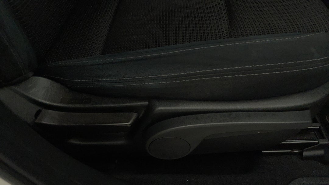 2018 Subaru Outback 2.5i  AWD, Automatic, 159428 km, Drivers Side Adjustment Panel